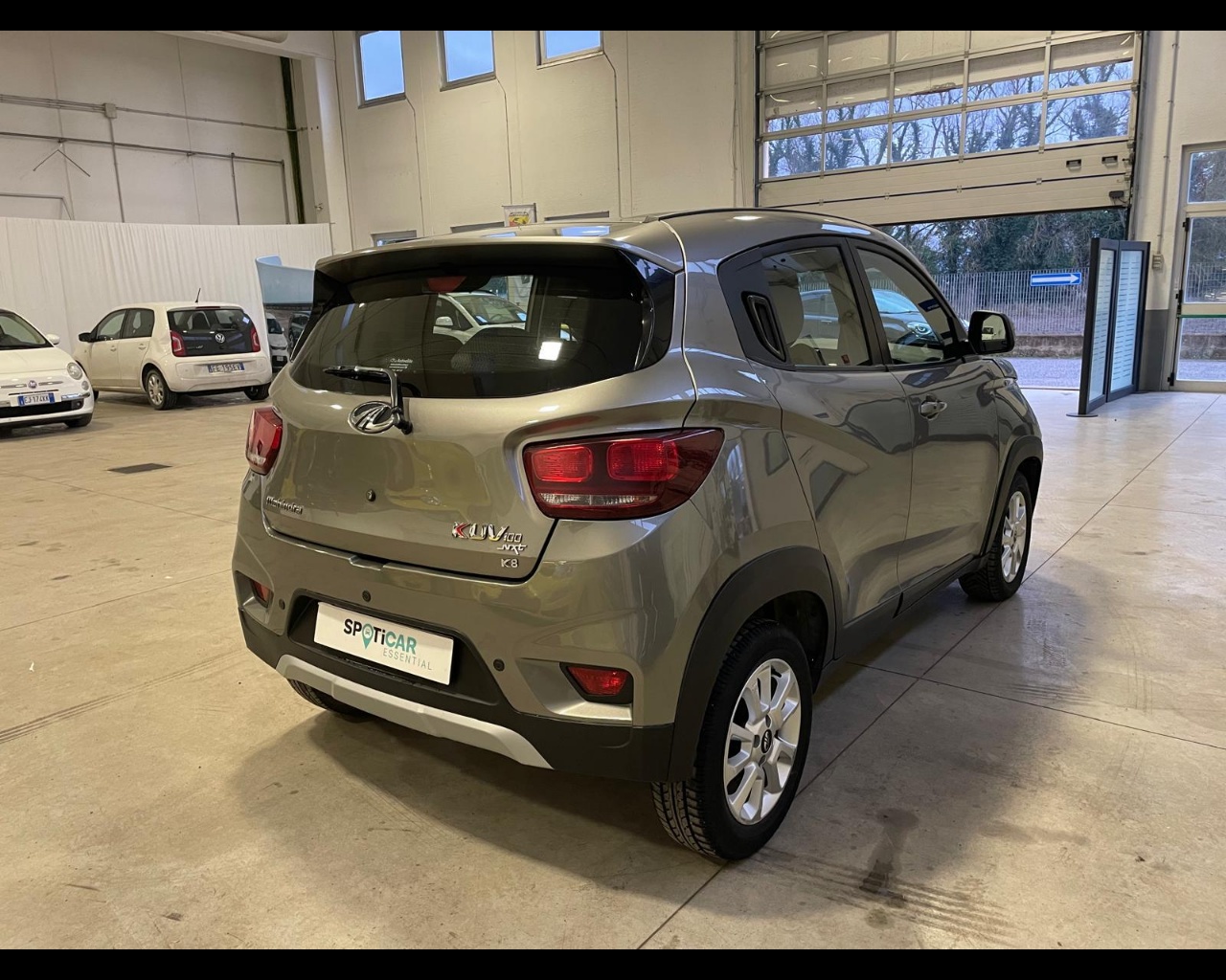 Foto MAHINDRA KUV100 1.2 K6+