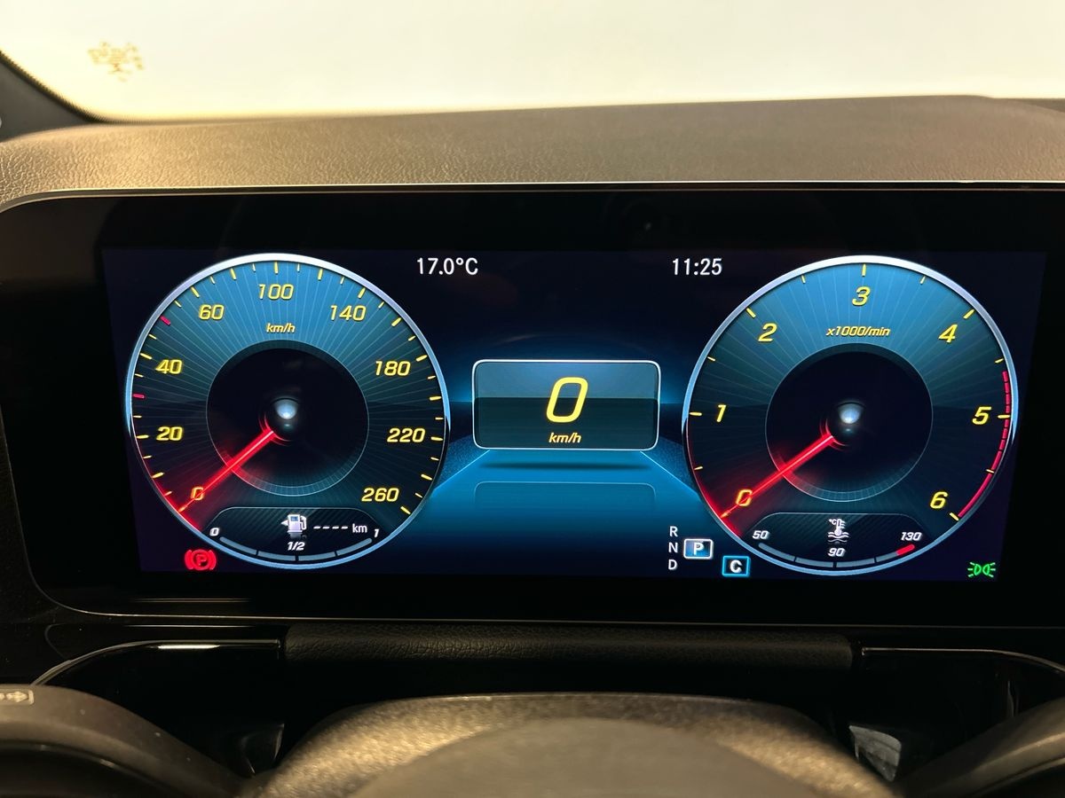 Mercedes GLA GLA 200 D Premium 4Matic 8G-DCT - 13