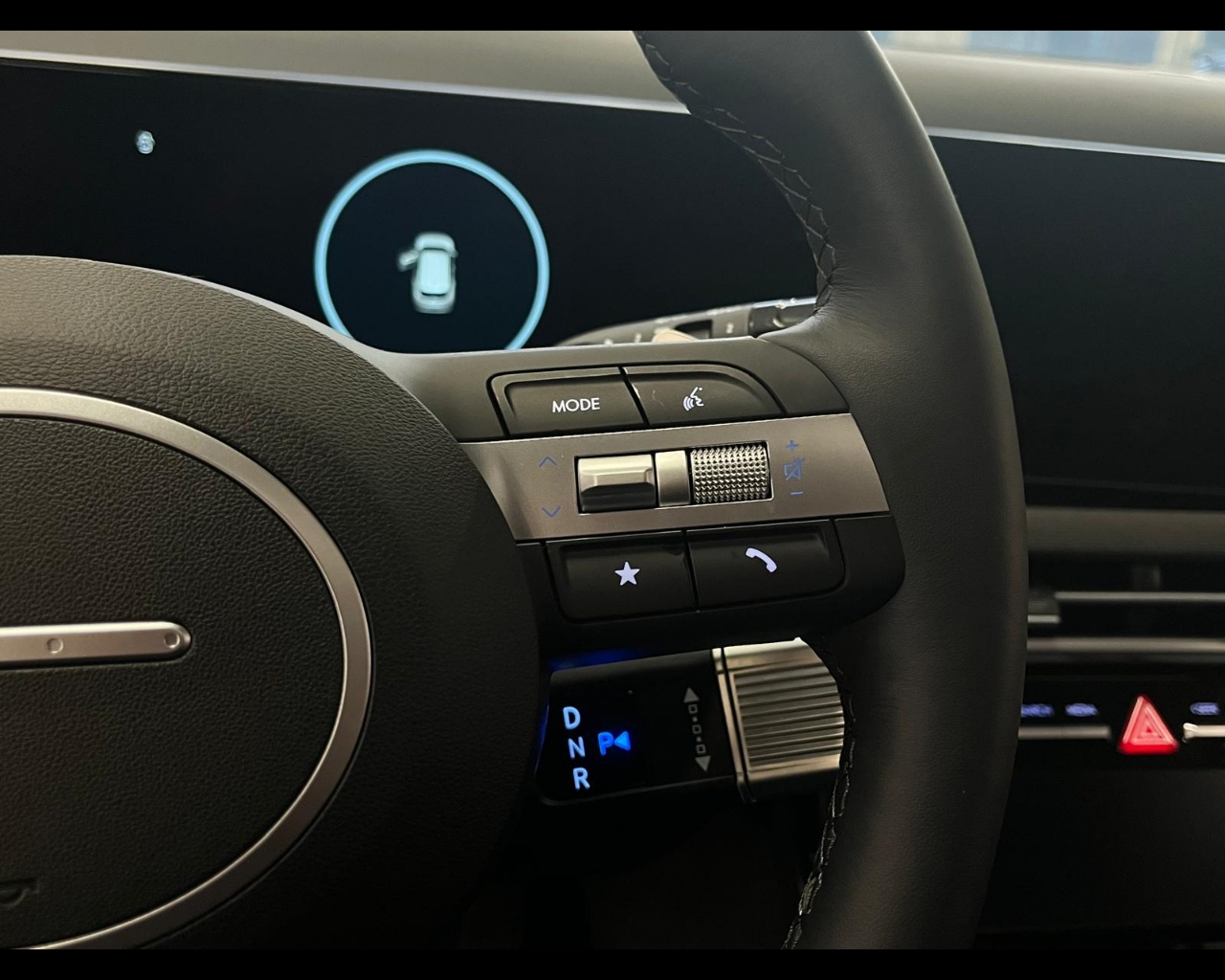 Foto HYUNDAI TUCSON PE 1.6HEV AT 2WD EXELLENCE+LP+PP