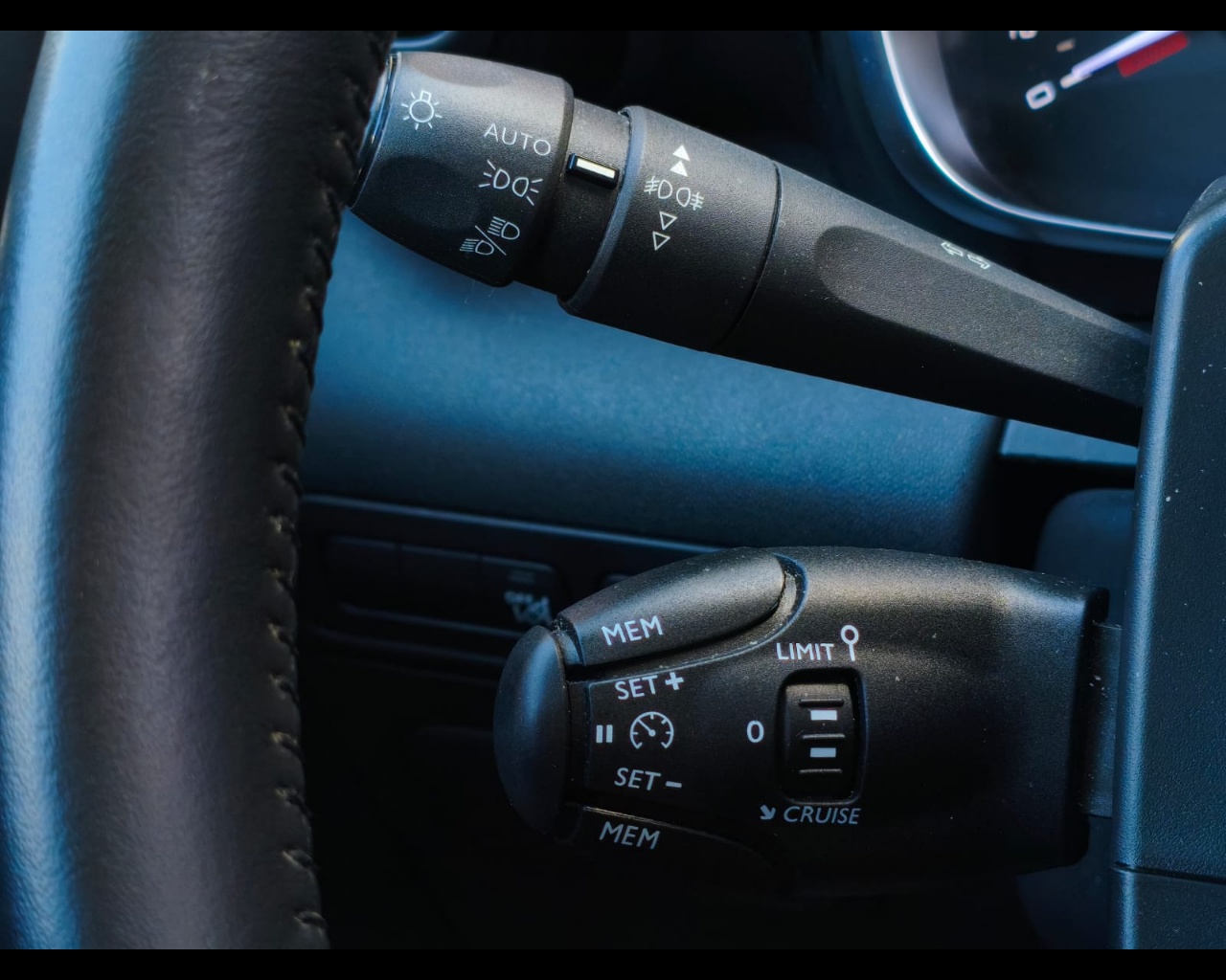 Foto CITROEN C3 Aircross 1.2 puretech Shine s&s 110cv