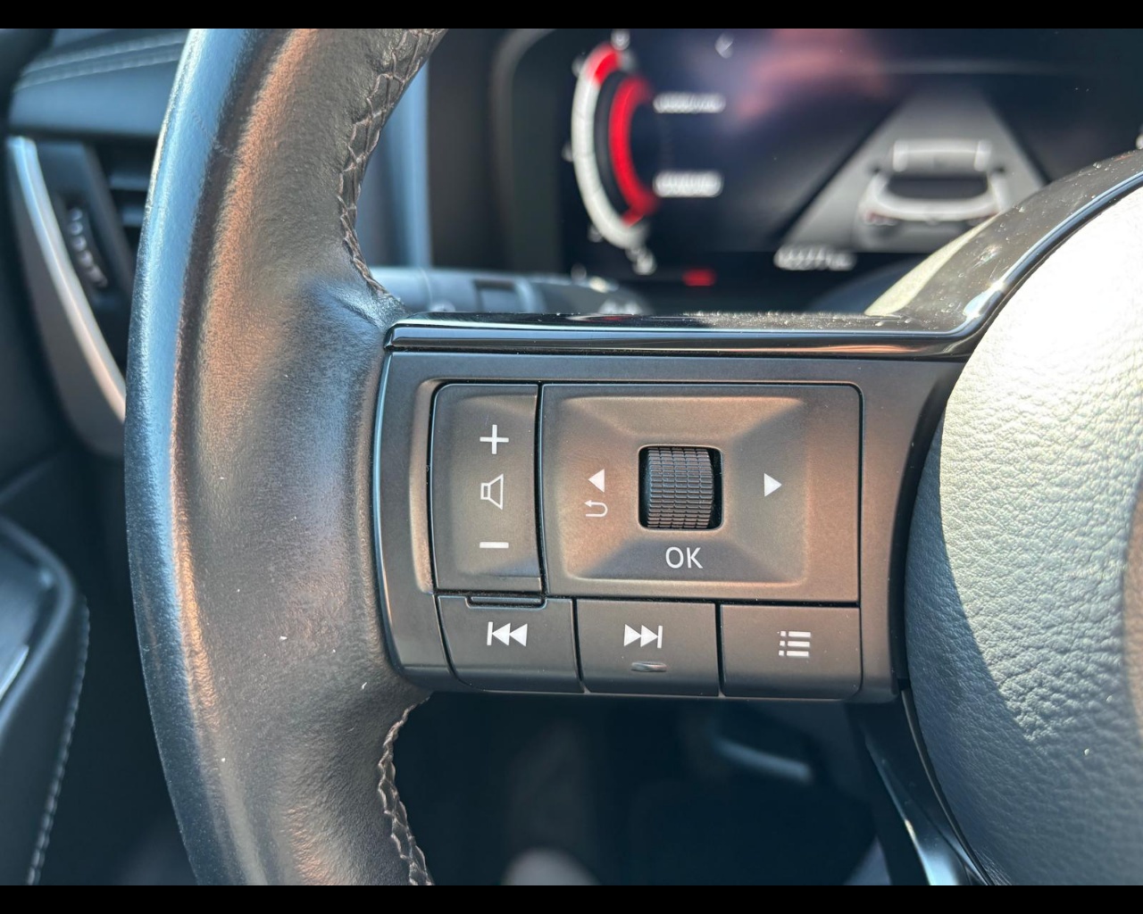 Foto NISSAN Qashqai 1.3 mhev N-Connecta 2wd 140cv