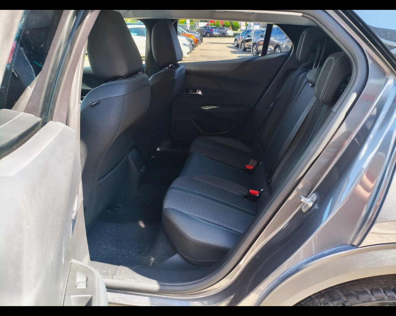 Foto PEUGEOT 2008 1.5 bluehdi Allure s&s 110cv