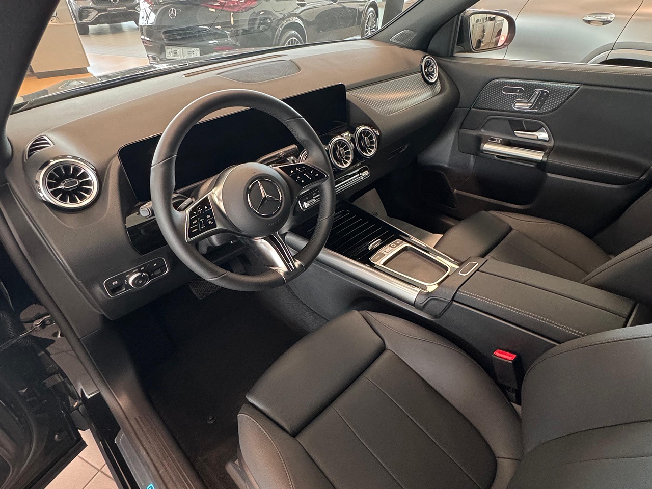 Mercedes EQA EQA 250+ Street Edition - 10