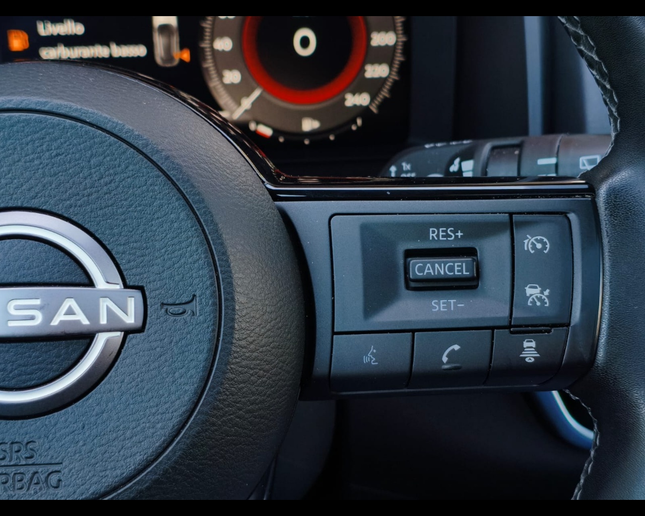 Foto NISSAN Qashqai 1.5 e-power 90th Anniversary 2wd