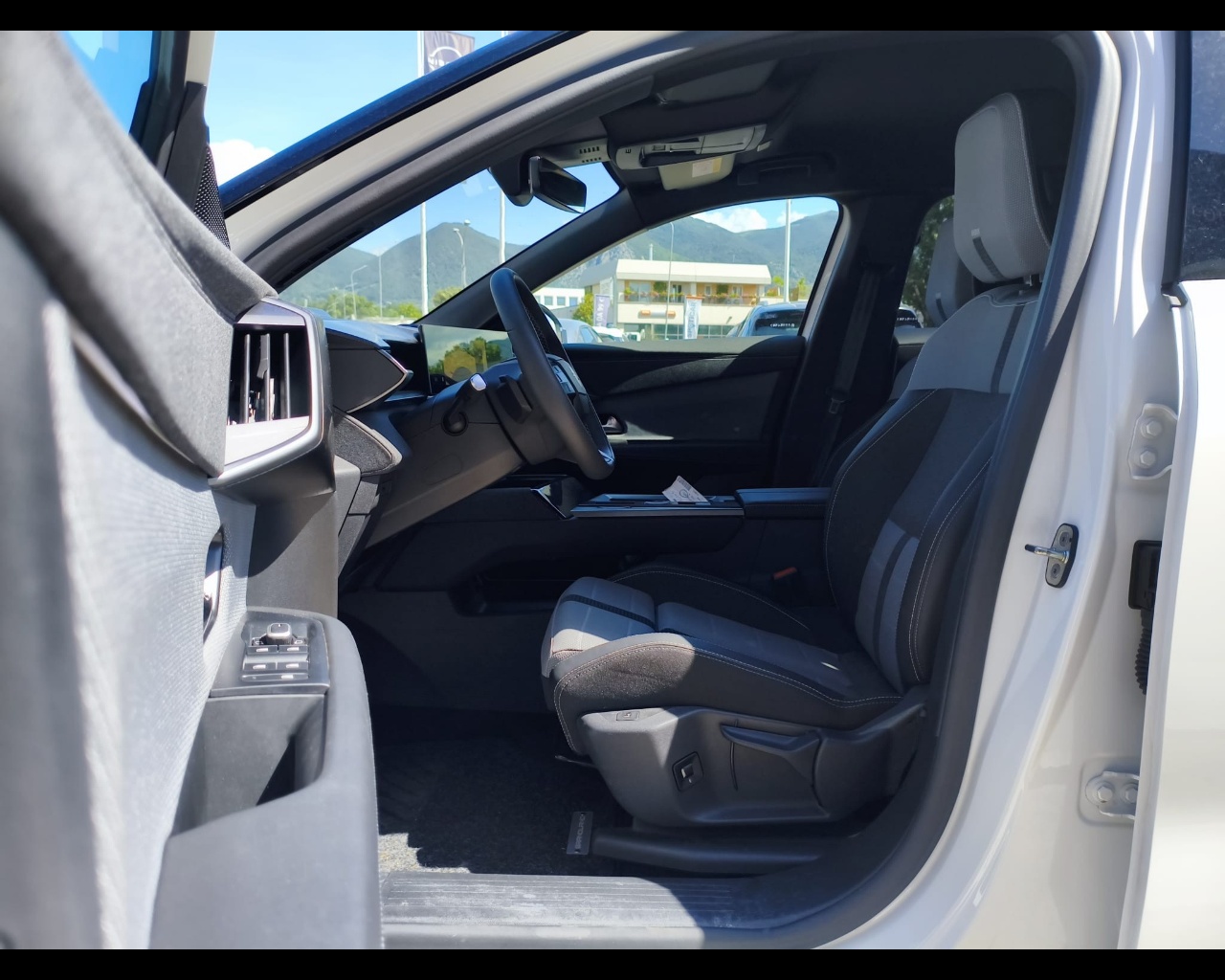Foto OPEL Grandland 1.2 hybrid GS 145cv e-dcs6