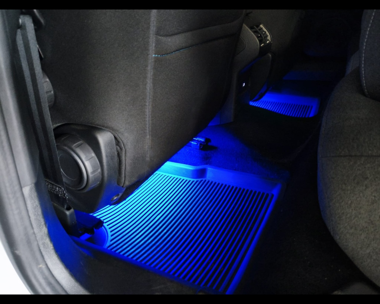 Foto CITROEN C4 1.5 bluehdi Shine s&s 130cv eat8