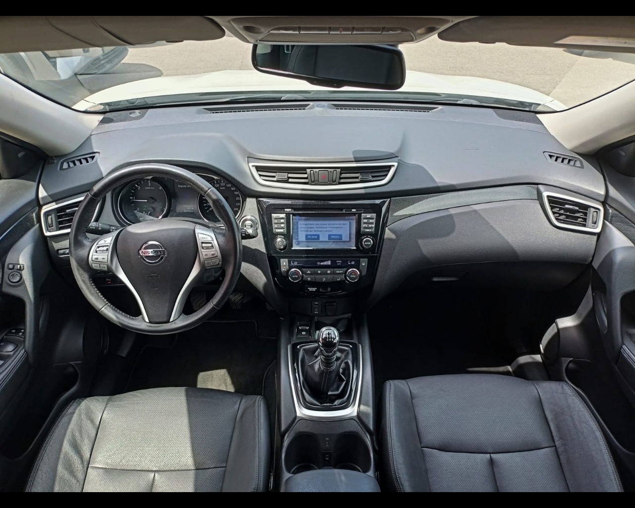 Foto NISSAN X-Trail 1.6 dci Tekna 2wd