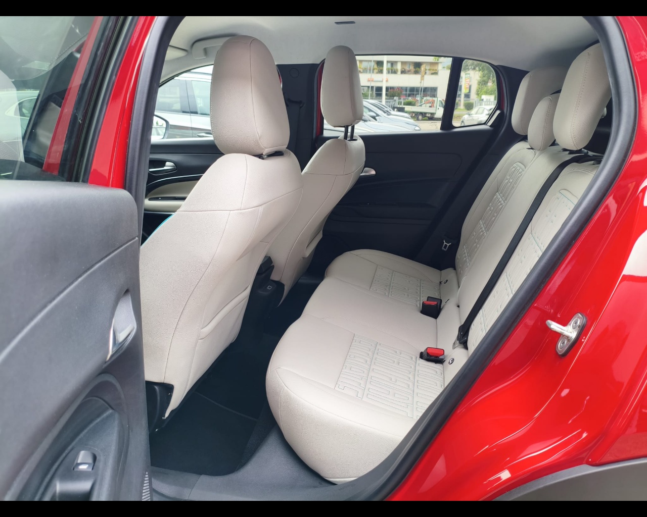 Foto FIAT 600 1.2 hybrid La Prima 110cv auto