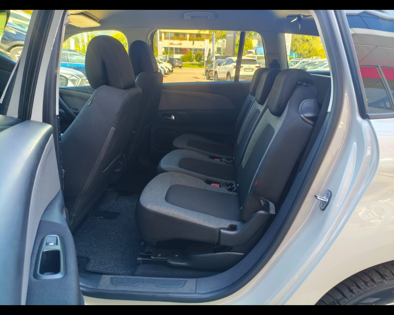 Foto CITROEN C4 Grand Spacetourer 1.5 bluehdi Business 7p. s&s 130cv eat8