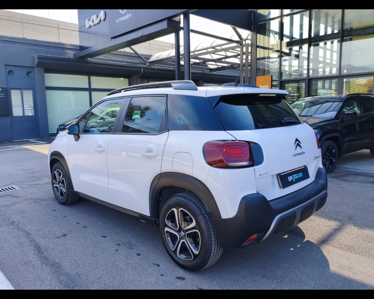 Foto CITROEN C3 Aircross 1.5 bluehdi Shine s&s 120cv eat6