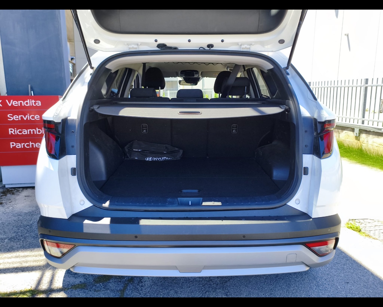 Foto HYUNDAI Tucson 1.6 crdi 48V Business 2wd dct