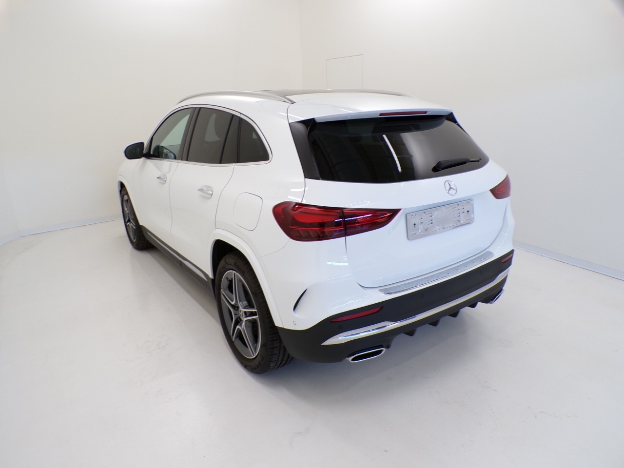 Mercedes  GLA 180 AMG Line Advanced Plus 7G-DCT - 8