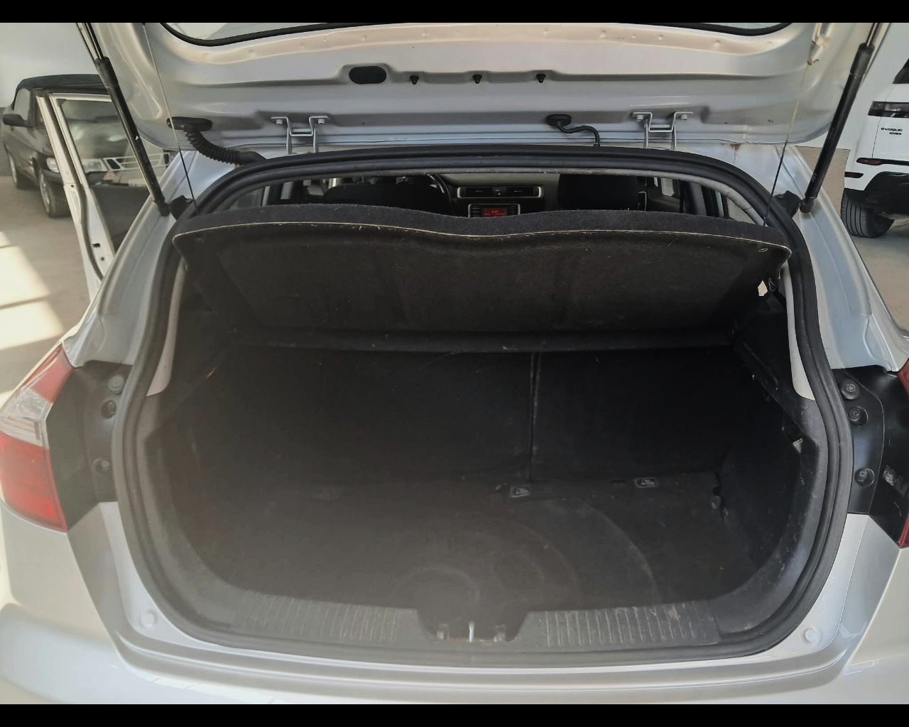 Foto KIA Rio 5p 1.1 crdi Active E6
