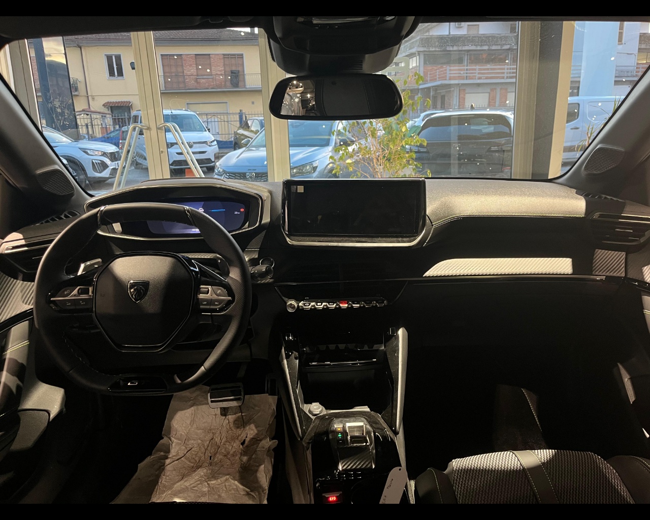 Foto PEUGEOT 208 1.2 hybrid GT 136cv e-dcs 6