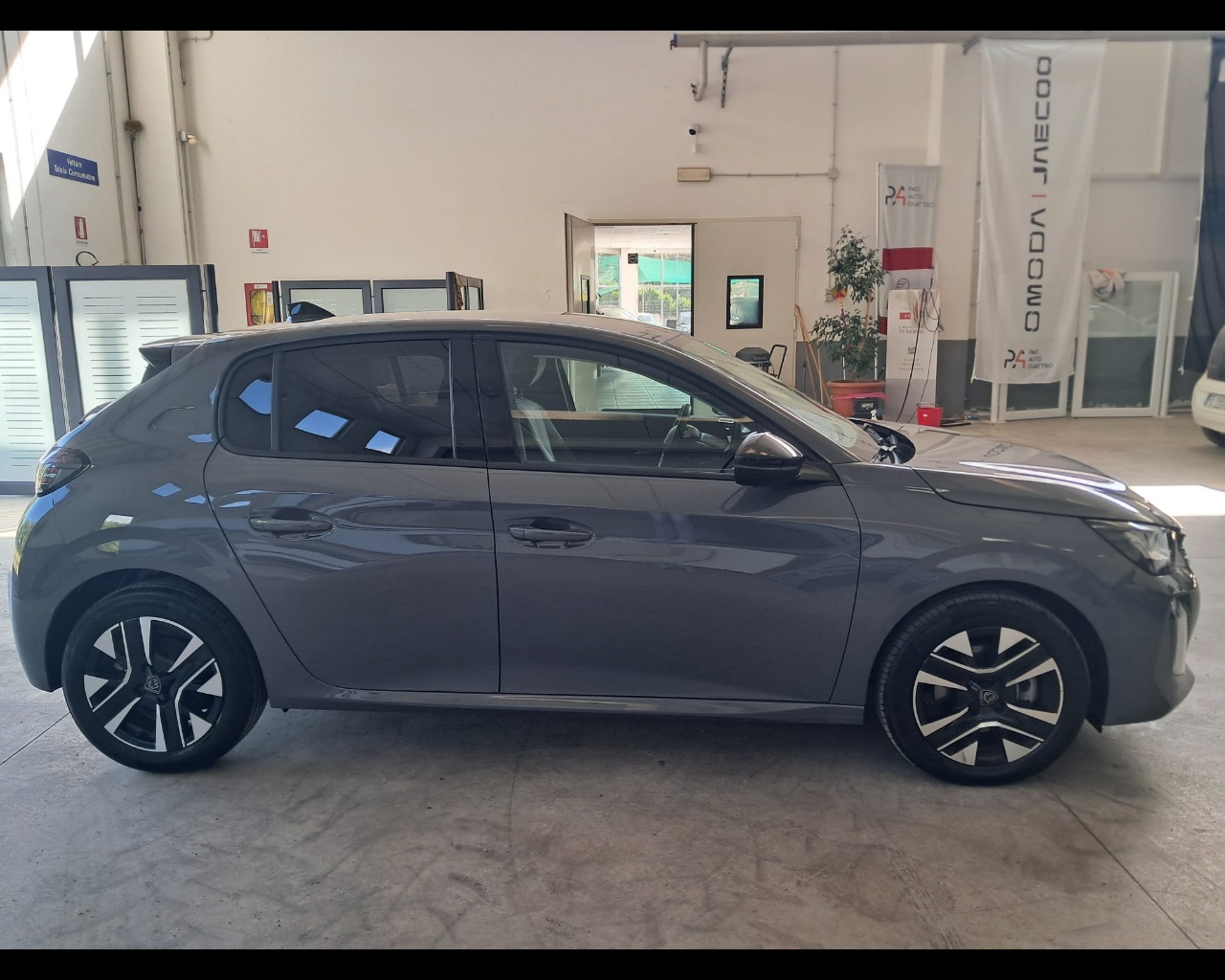 Foto PEUGEOT 208 1.2 puretech Allure s&s 100cv