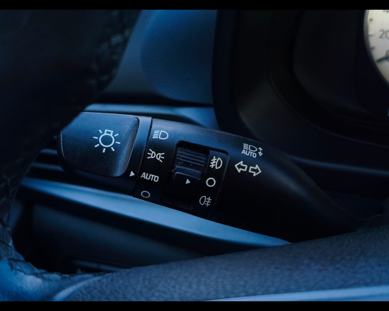 Foto HYUNDAI i20 1.2 mpi Connectline
