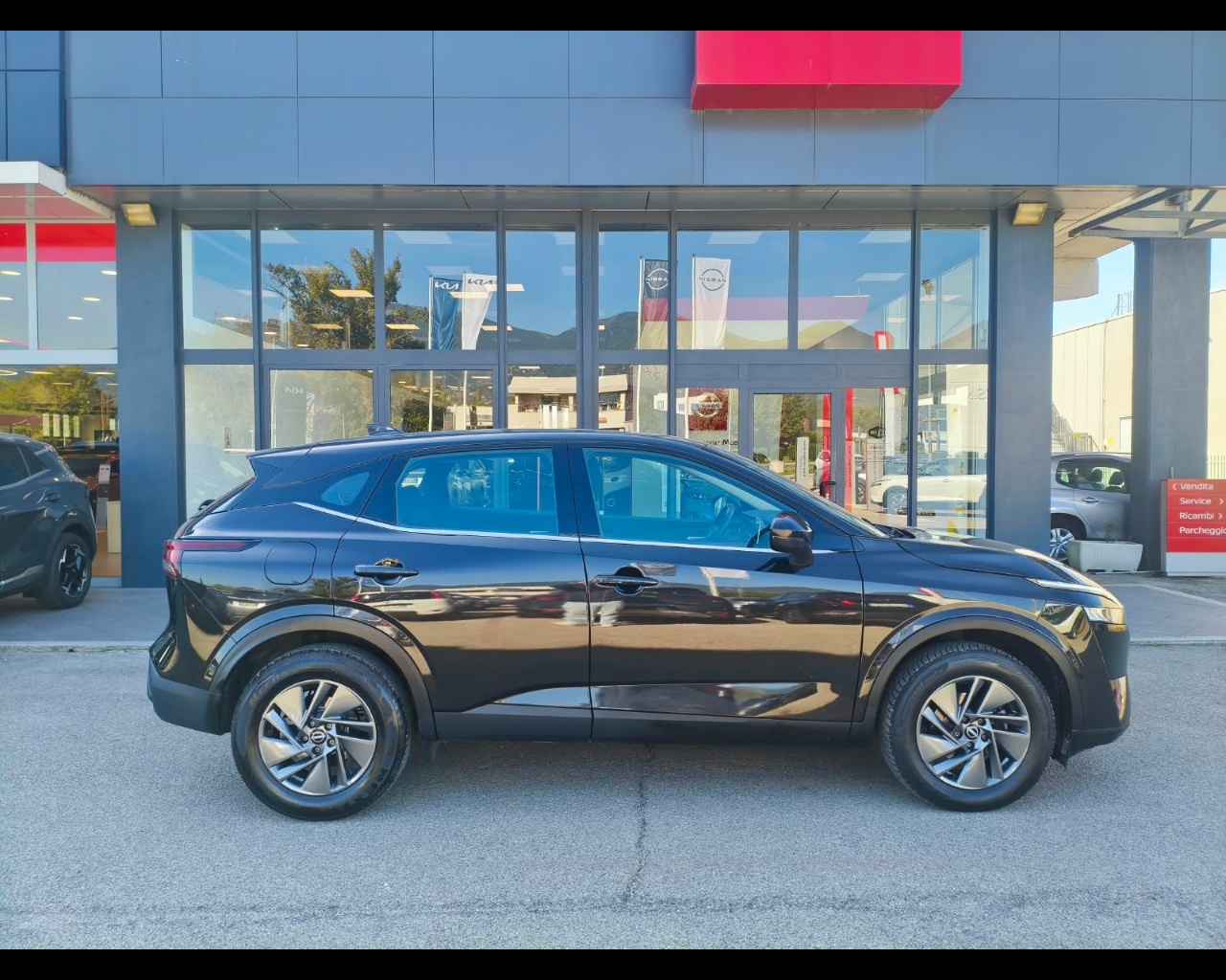 Foto NISSAN Qashqai 1.3 mhev Acenta 2wd 158cv xtronic N1