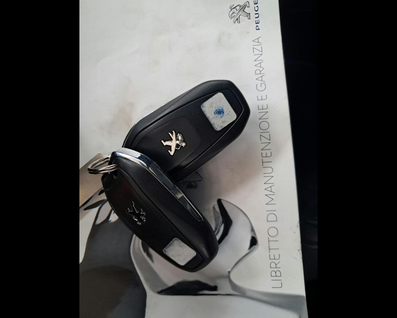 Foto PEUGEOT 3008 1.2 puretech t Active Pack s&s 130cv