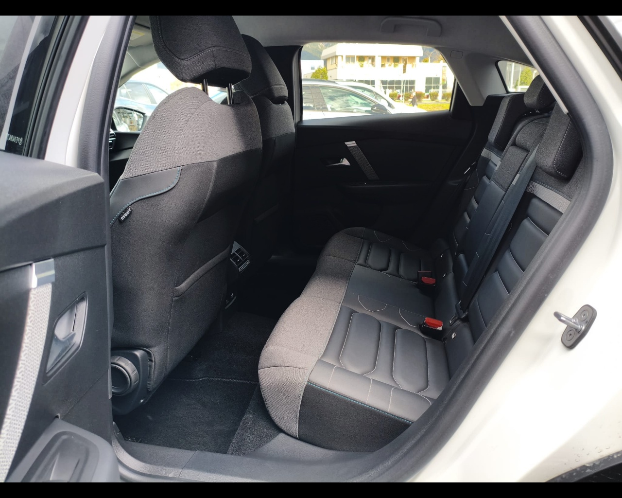 Foto CITROEN C4 1.2 puretech Shine s&s 130cv eat8