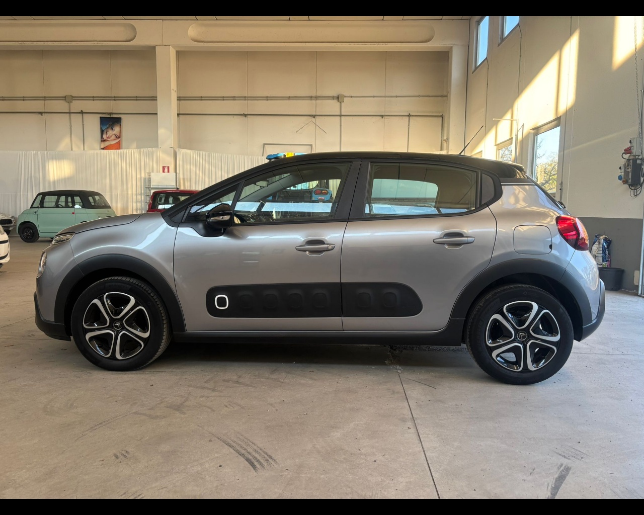 Foto CITROEN C3 1.2 puretech Shine s&s 83cv 
