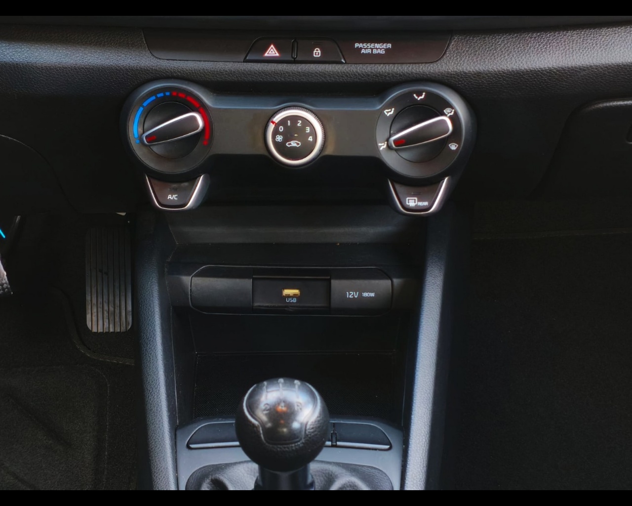 Foto KIA Rio 1.2 Urban Gpl 82cv