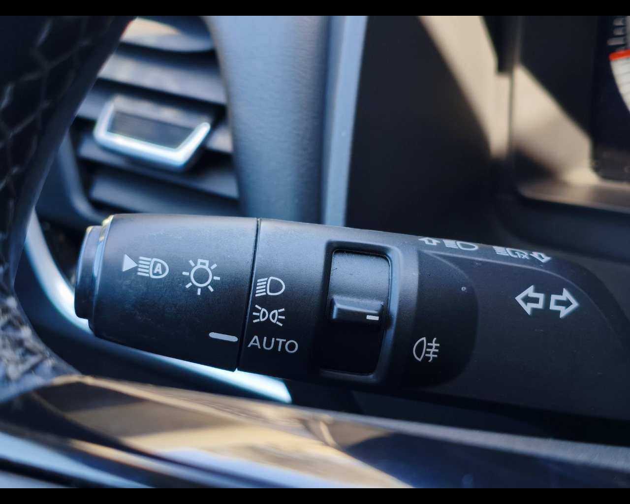 Foto NISSAN Qashqai 1.3 mhev N-Connecta 2wd 140cv