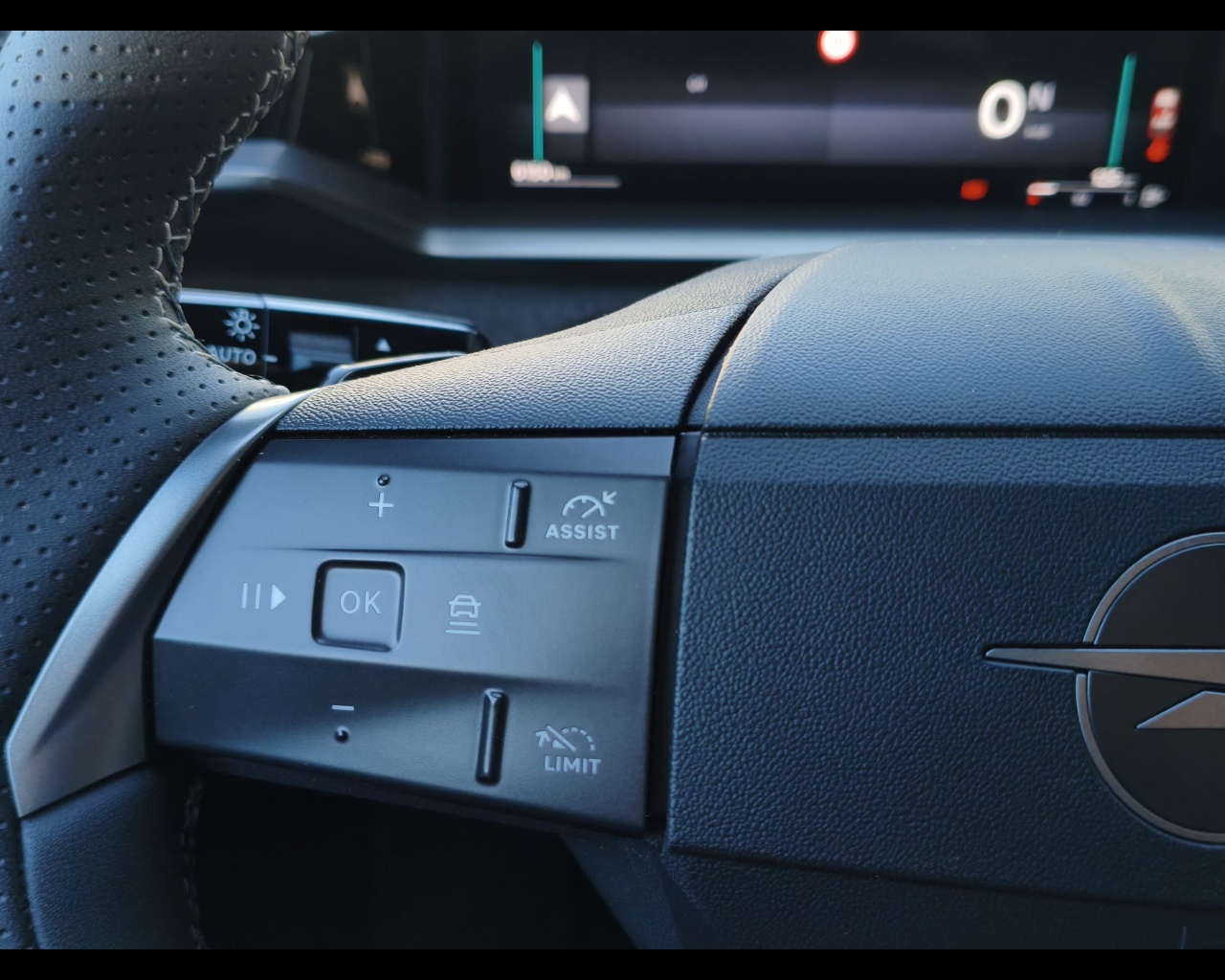 Foto OPEL Grandland 1.2 hybrid GS 136cv e-dcs6