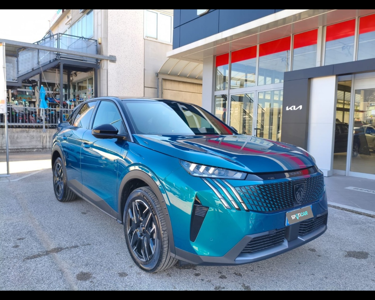 Foto PEUGEOT 3008 1.2 hybrid GT 136cv e-dcs6