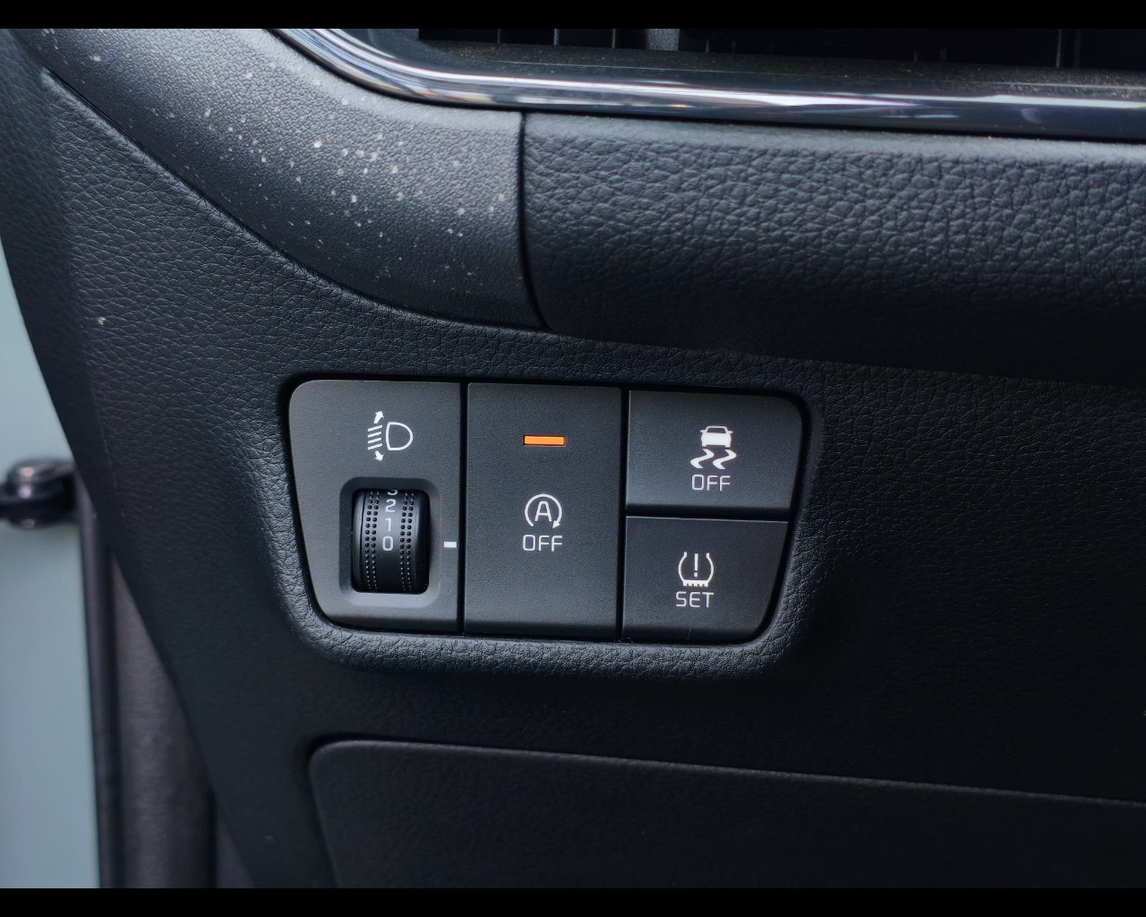 Foto KIA NUOVA STONIC 1.0 T-GDI MH STYLE LAUNCH
5 Door