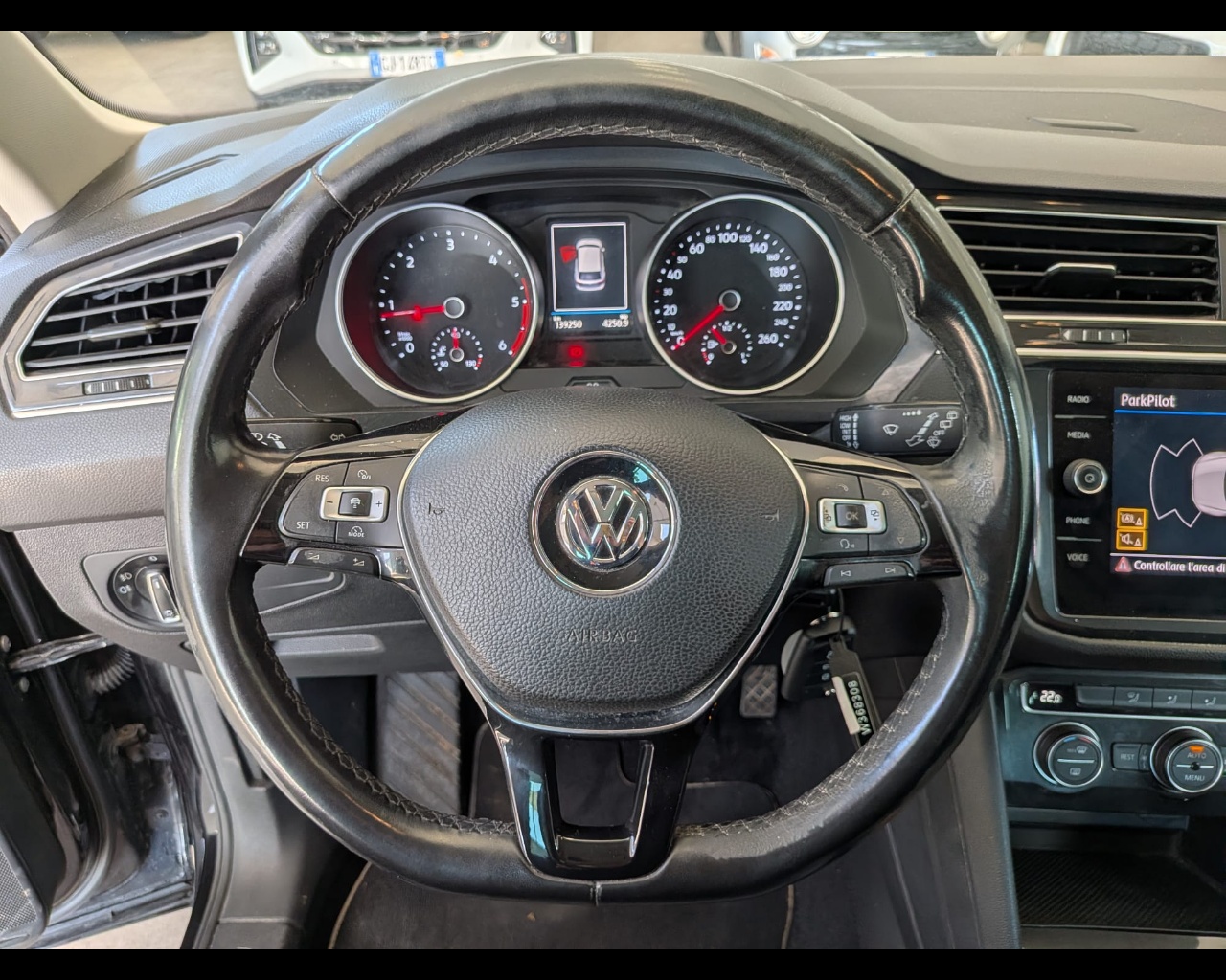 Foto VOLKSWAGEN Tiguan 2.0 tdi Business 150cv