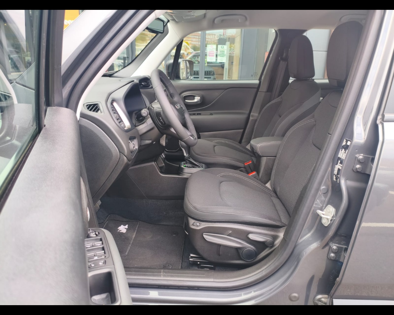 Foto JEEP Renegade 1.5 turbo t4 mhev Altitude 2wd dct