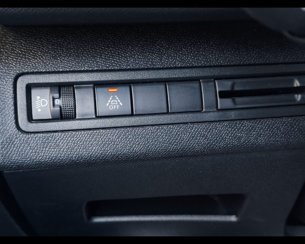 Foto PEUGEOT 3008 1.5 bluehdi Allure s&s 130cv eat8
