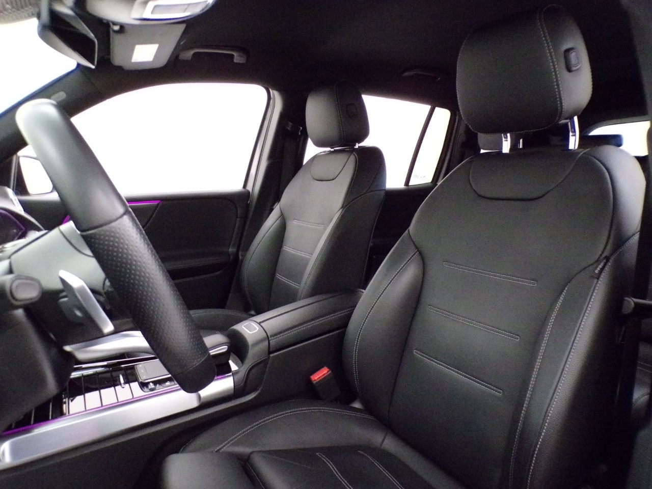 Mercedes  GLB 200 D AMG Line Premium 8G-DCT - 13