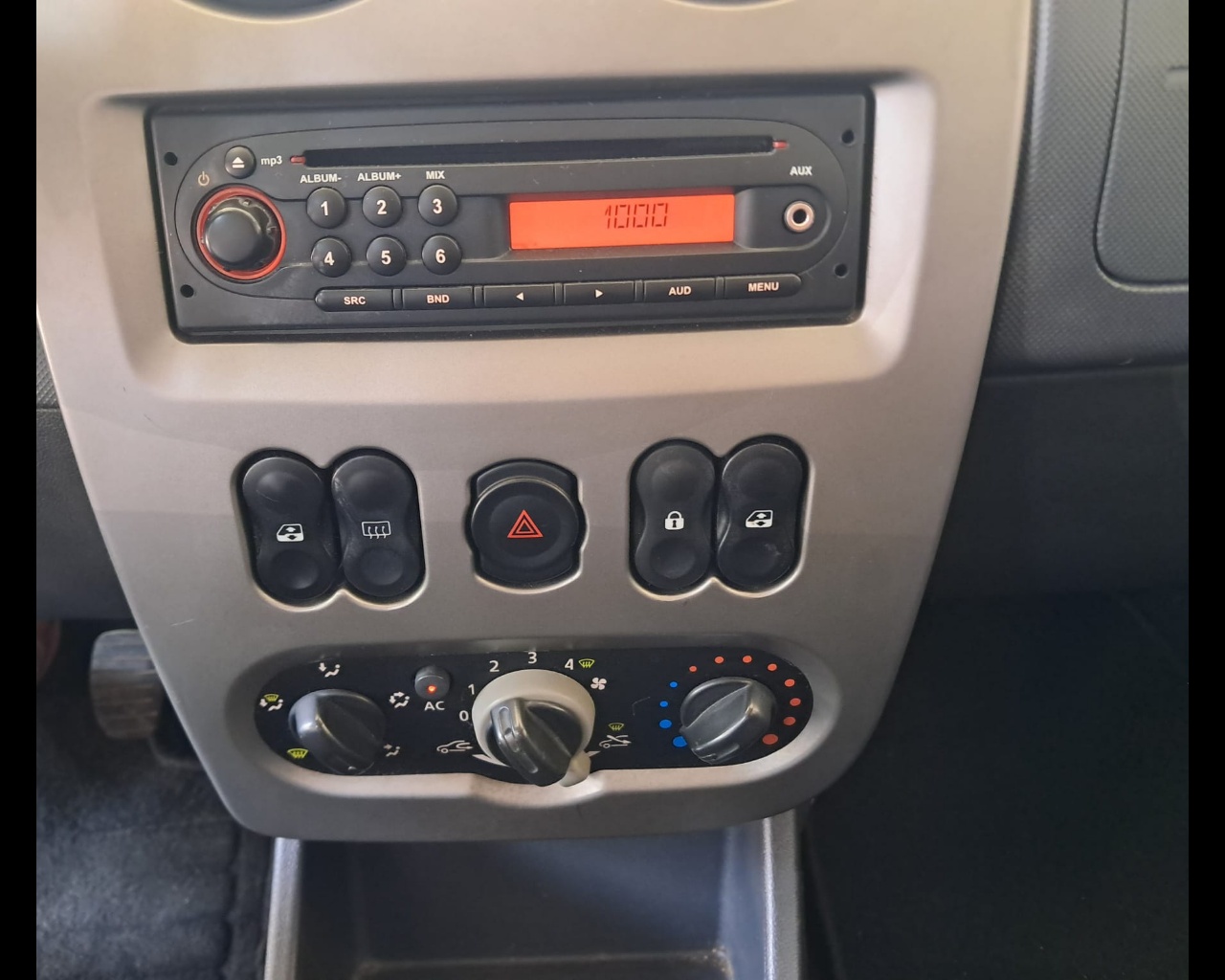 Foto DACIA Sandero 1.5 dci Stepway 90cv E5