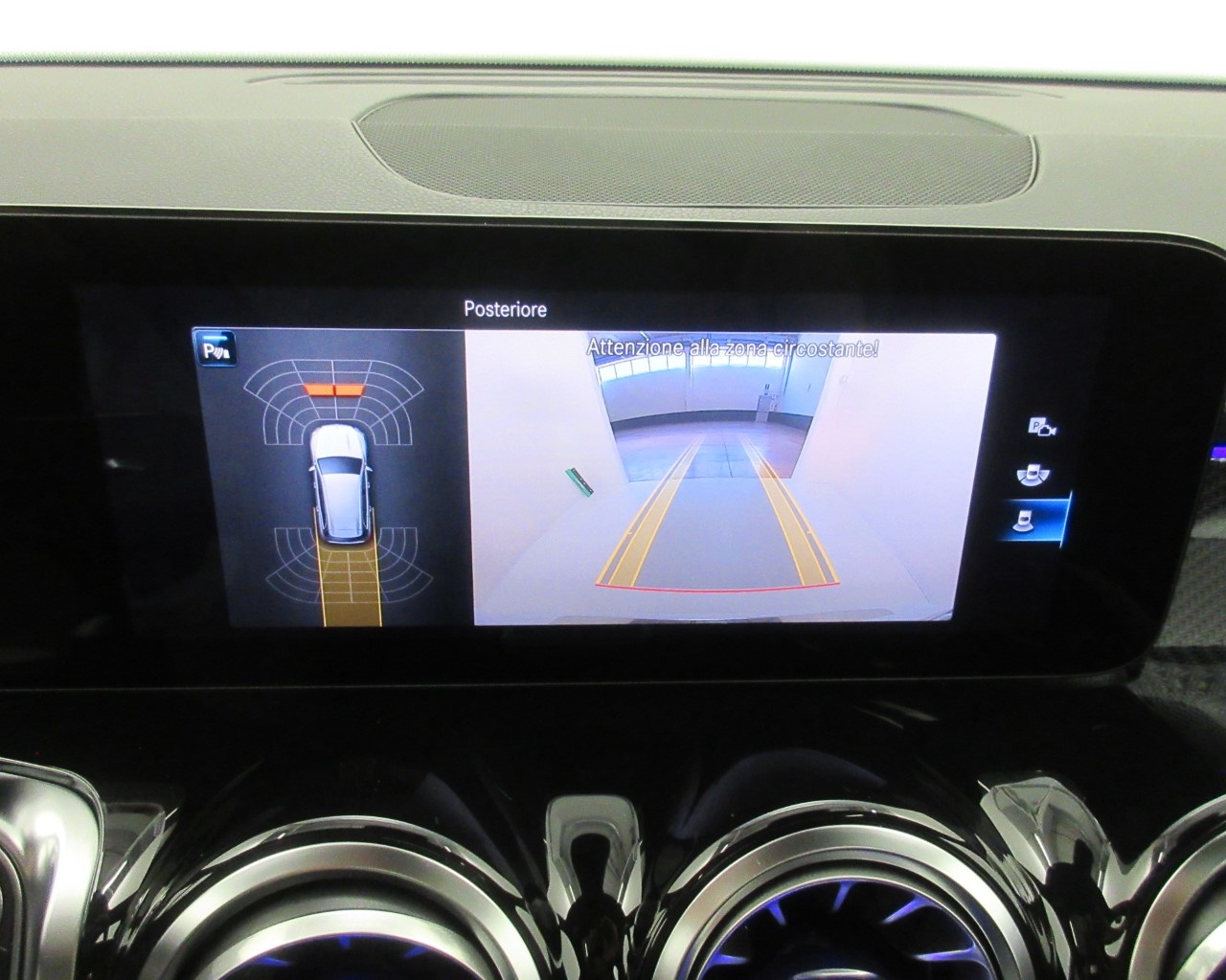 Mercedes GLB GLB 180 D Premium 8G-DCT - 18