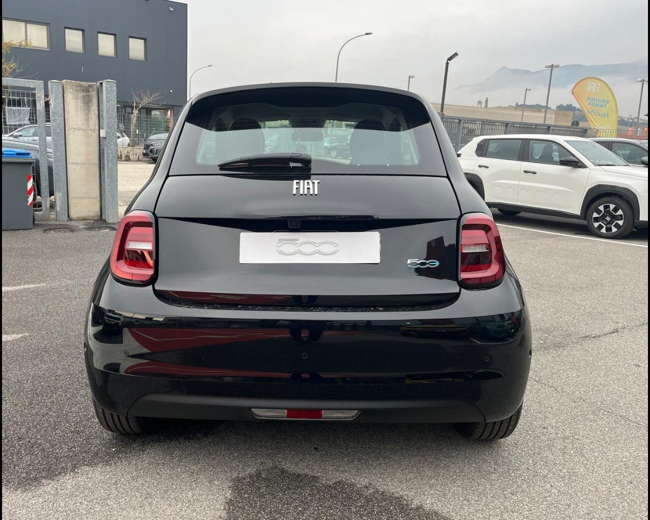 Foto FIAT 500 e Hatchback my25 320 Berlina+Pack tech