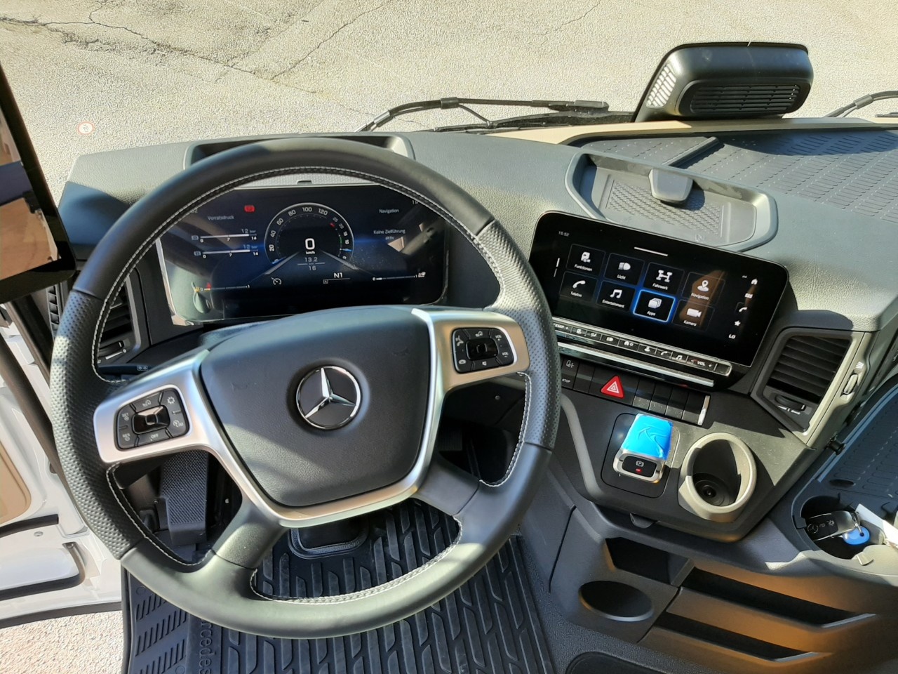 Mercedes Actros New Actros L ProCabin 2545 L - 9