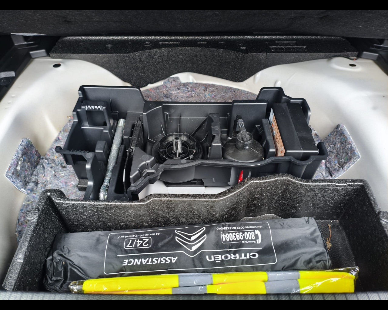 Foto PEUGEOT 2008 1.5 bluehdi Allure Pack s&s 130cv eat8