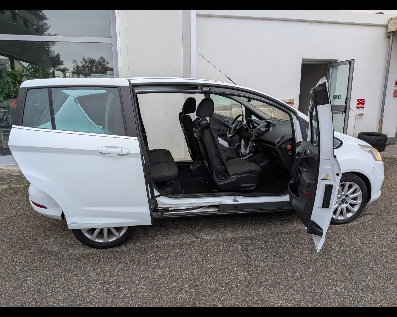 Foto FORD B-Max 1.5 tdci Titanium 75cv