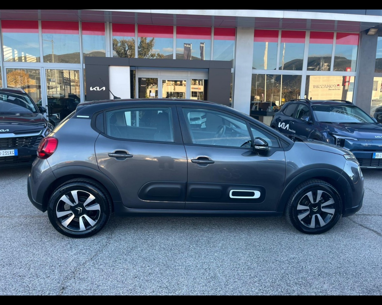 Foto CITROEN C3 1.2 puretech Shine Gpl s&s 83cv neopatentati 