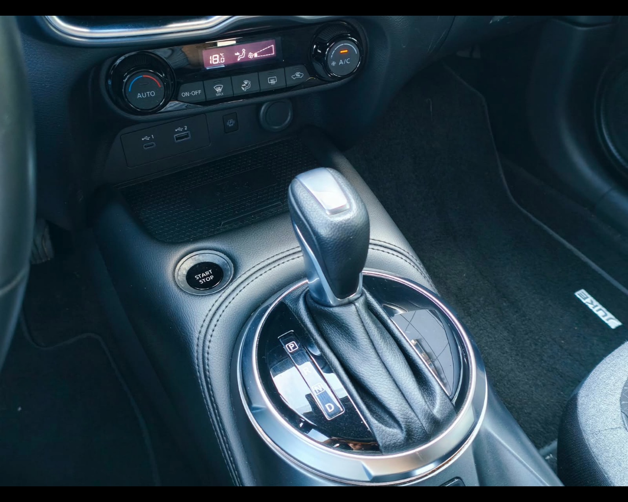 Foto NISSAN Juke 1.6 hev N-Connecta