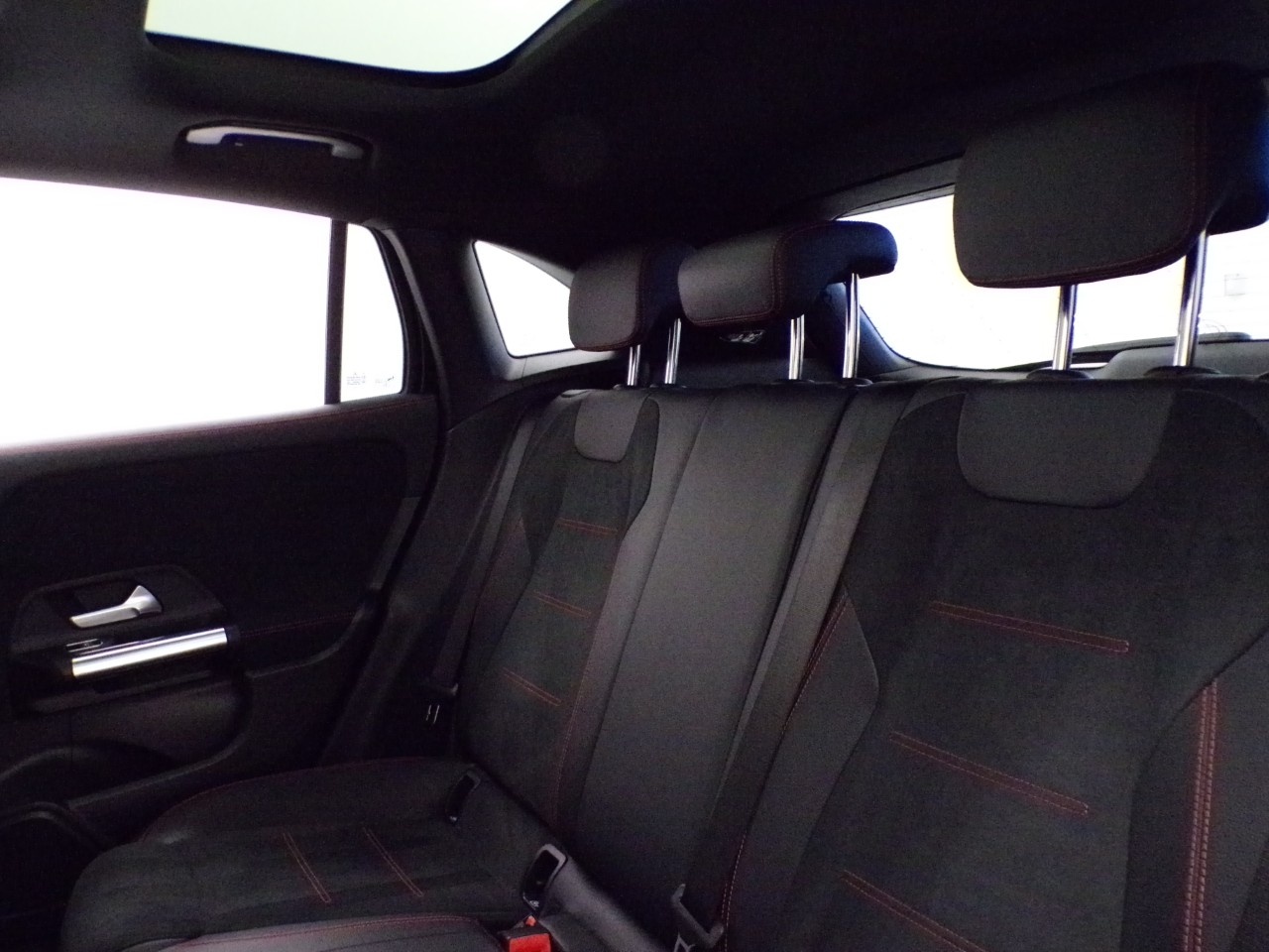 Mercedes GLA GLA 200 D Premium 8G-DCT - 14