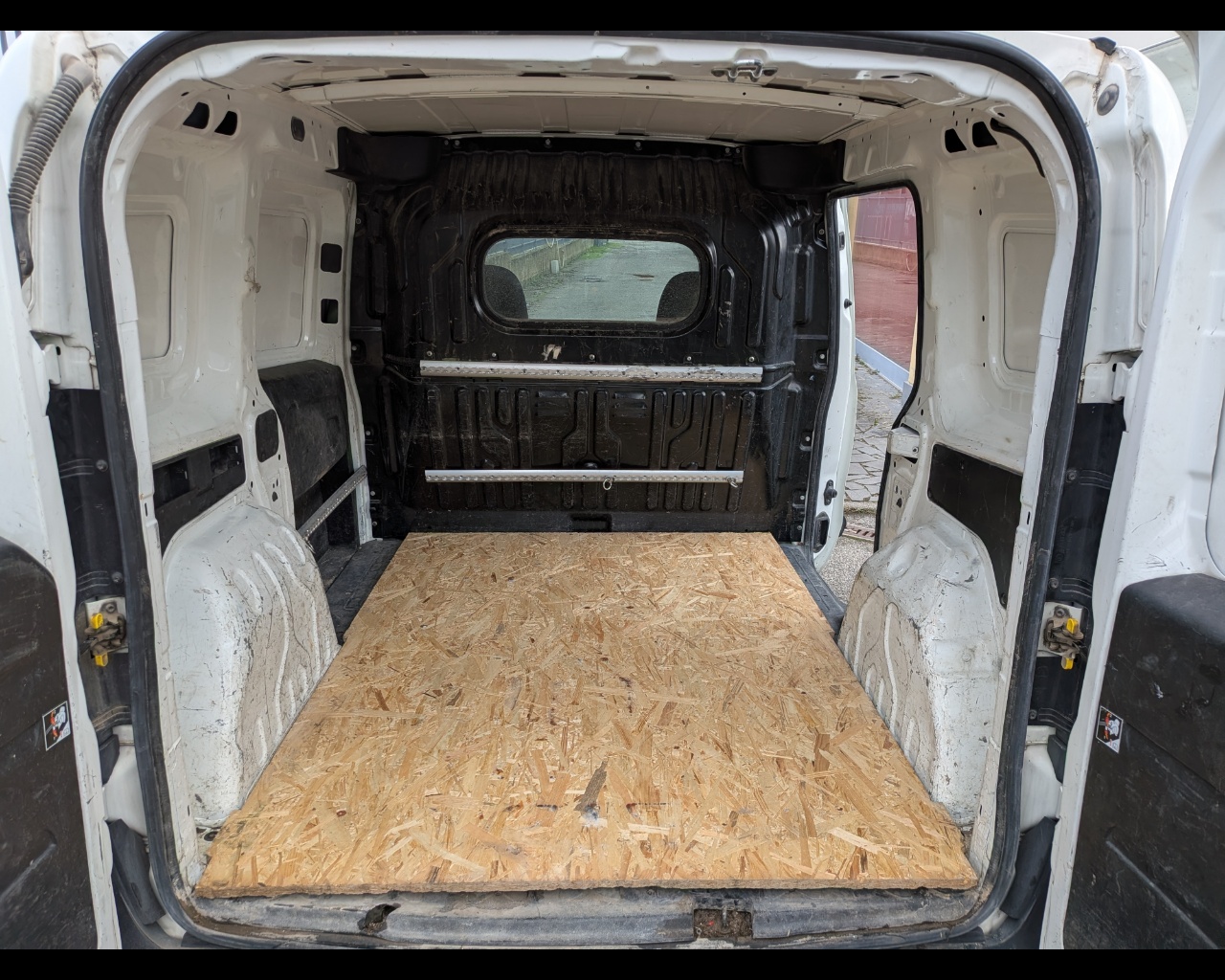 Foto FIAT Doblo cargo 1.3 mjt 16v SX 90cv E5+ F.L.