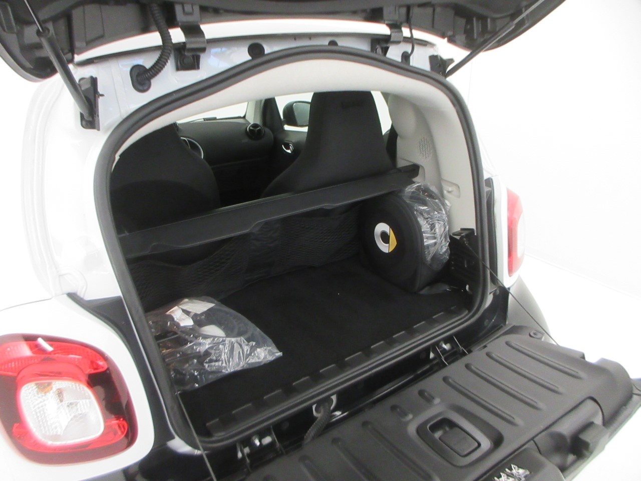 smart fortwo fortwo coupe EQ Passion - 10