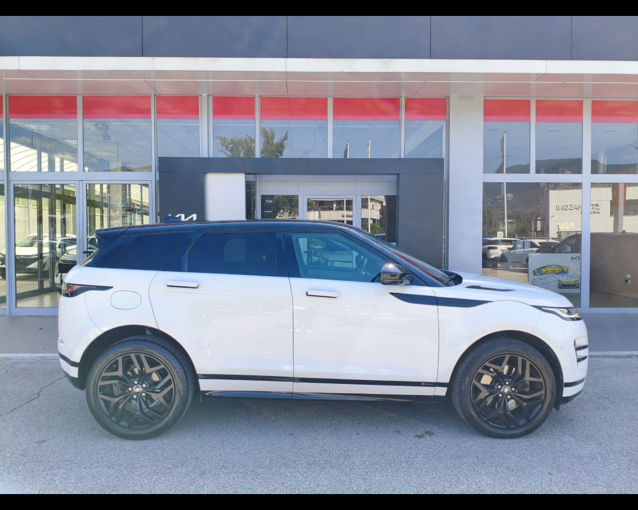 Foto LAND ROVER Range Rover Evoque 2.0d i4 mhev R-Dynamic S awd 150cv auto