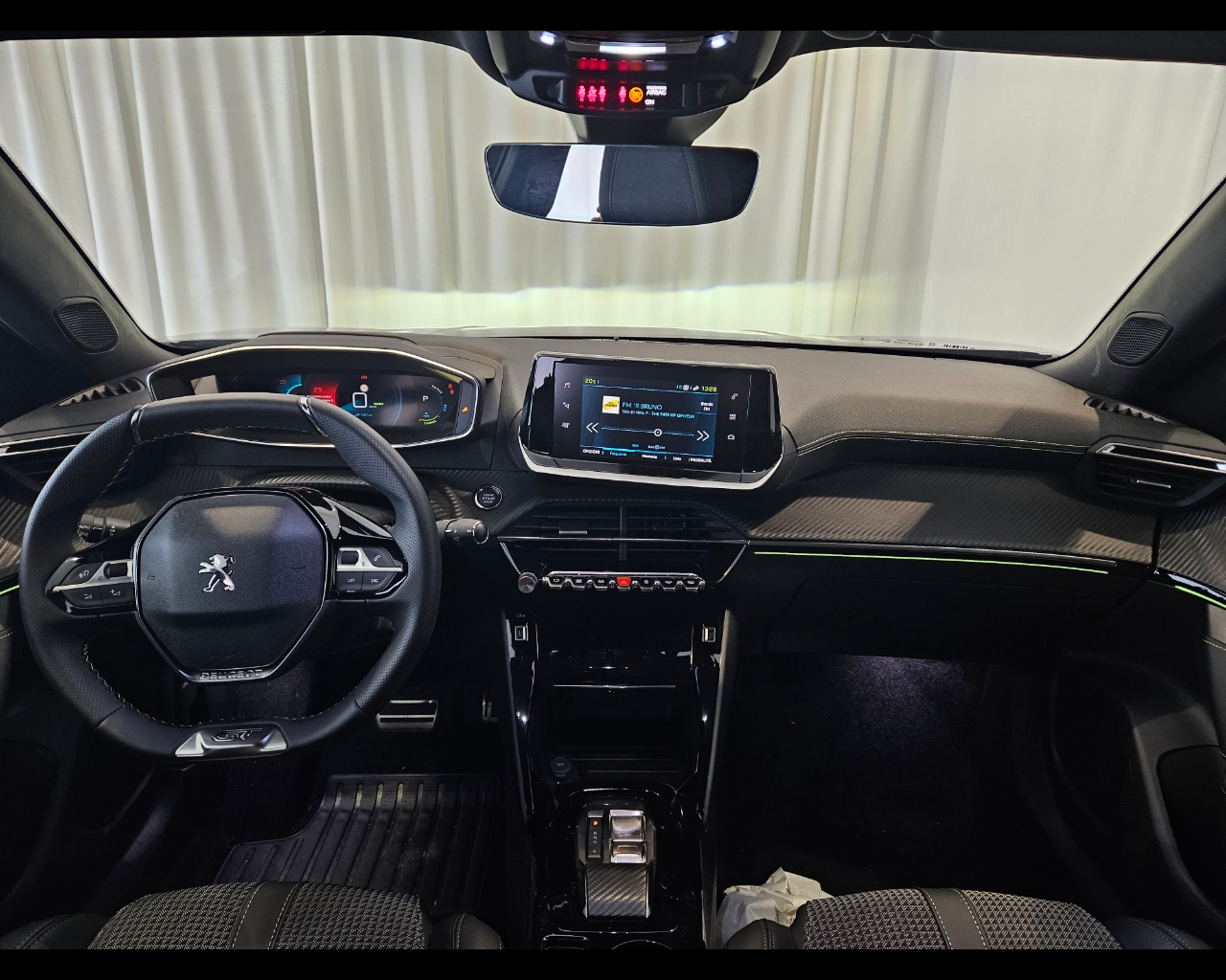 PEUGEOT 2008 e-2008 GT 100kW Elettrico Aziendale - 4