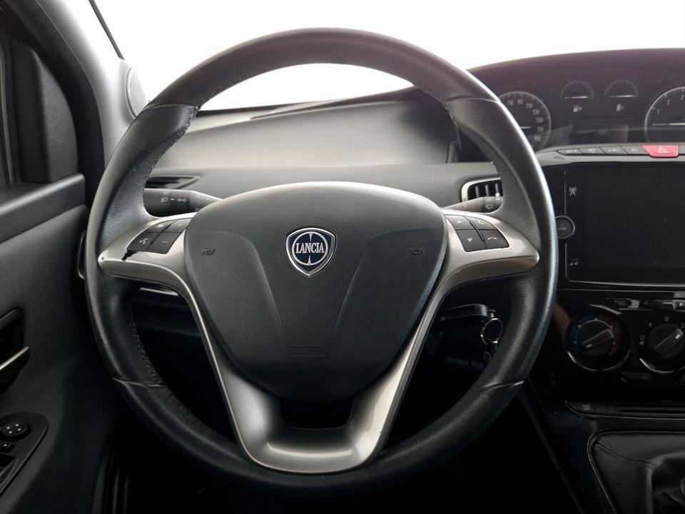 LANCIA Ypsilon 1.0 firefly hybrid Gold s&s 70cv Ibrida usato - 11