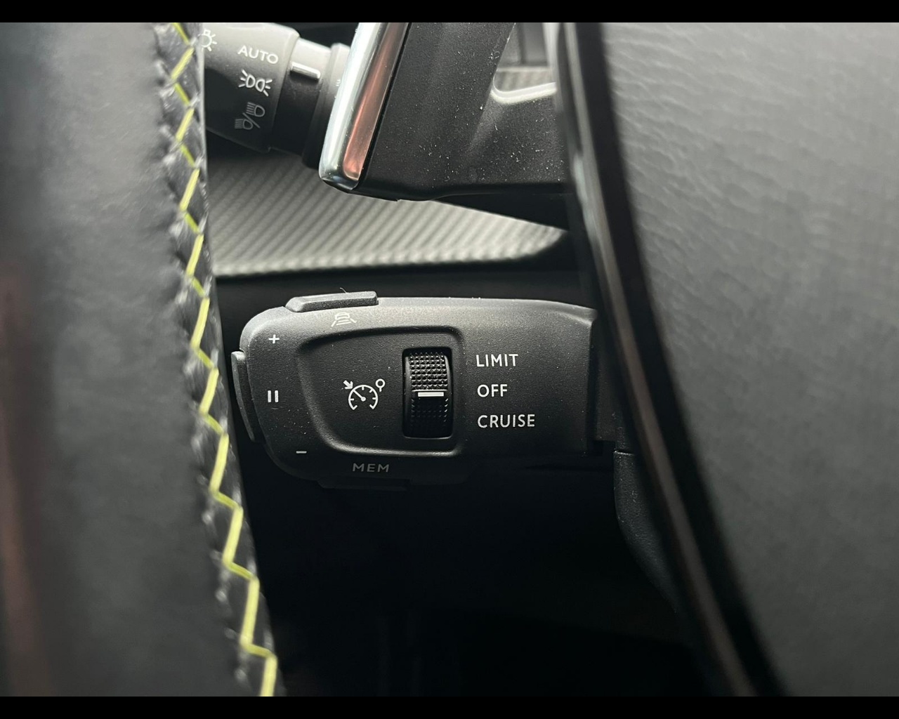 Foto PEUGEOT  2008 1.5 bluehdi GT Pack s&s 130cv eat8