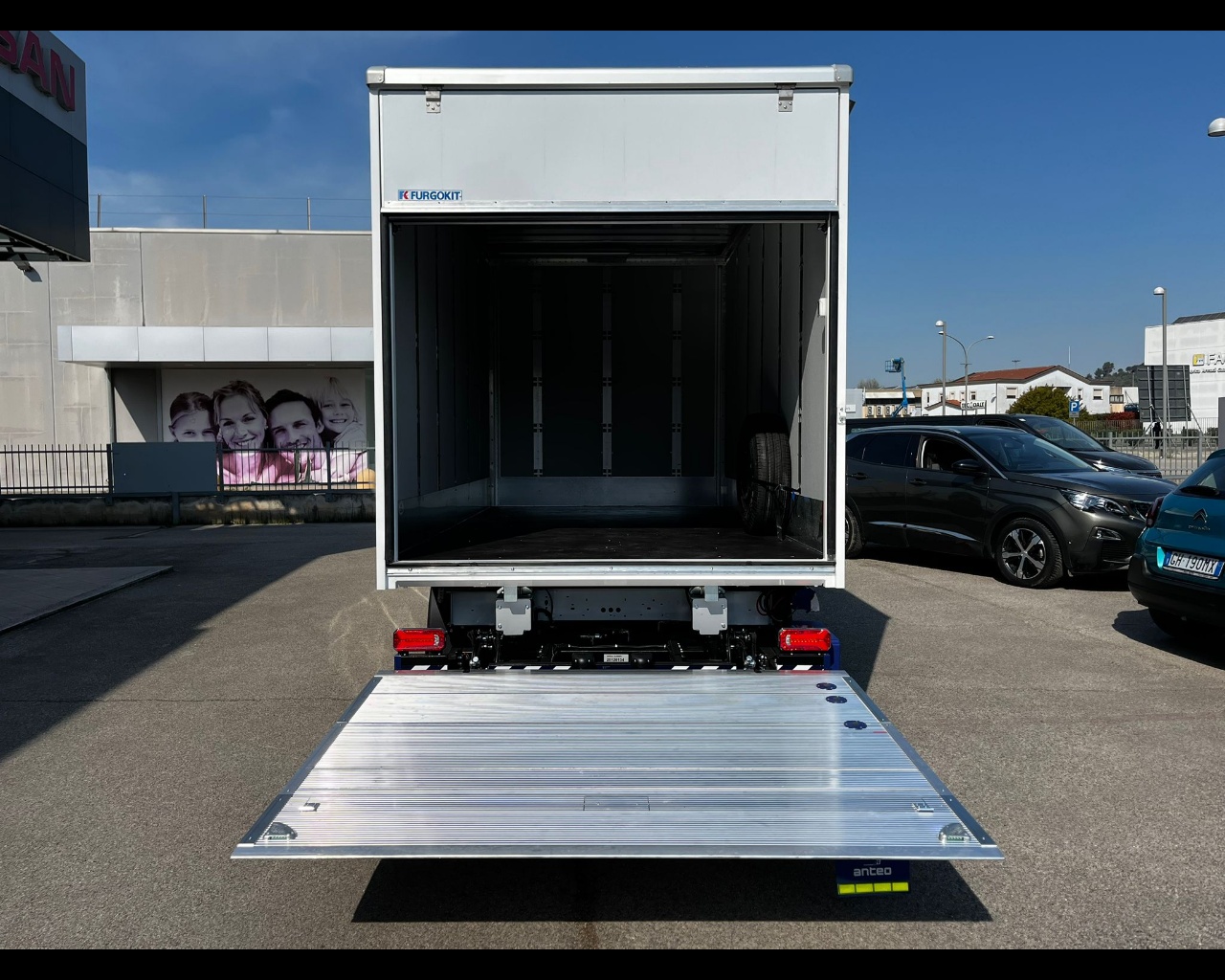 Foto NISSAN INTERSTAR CC H1L3P3 35Q 150CV EVIE MITTAS CABINA SINGOLA