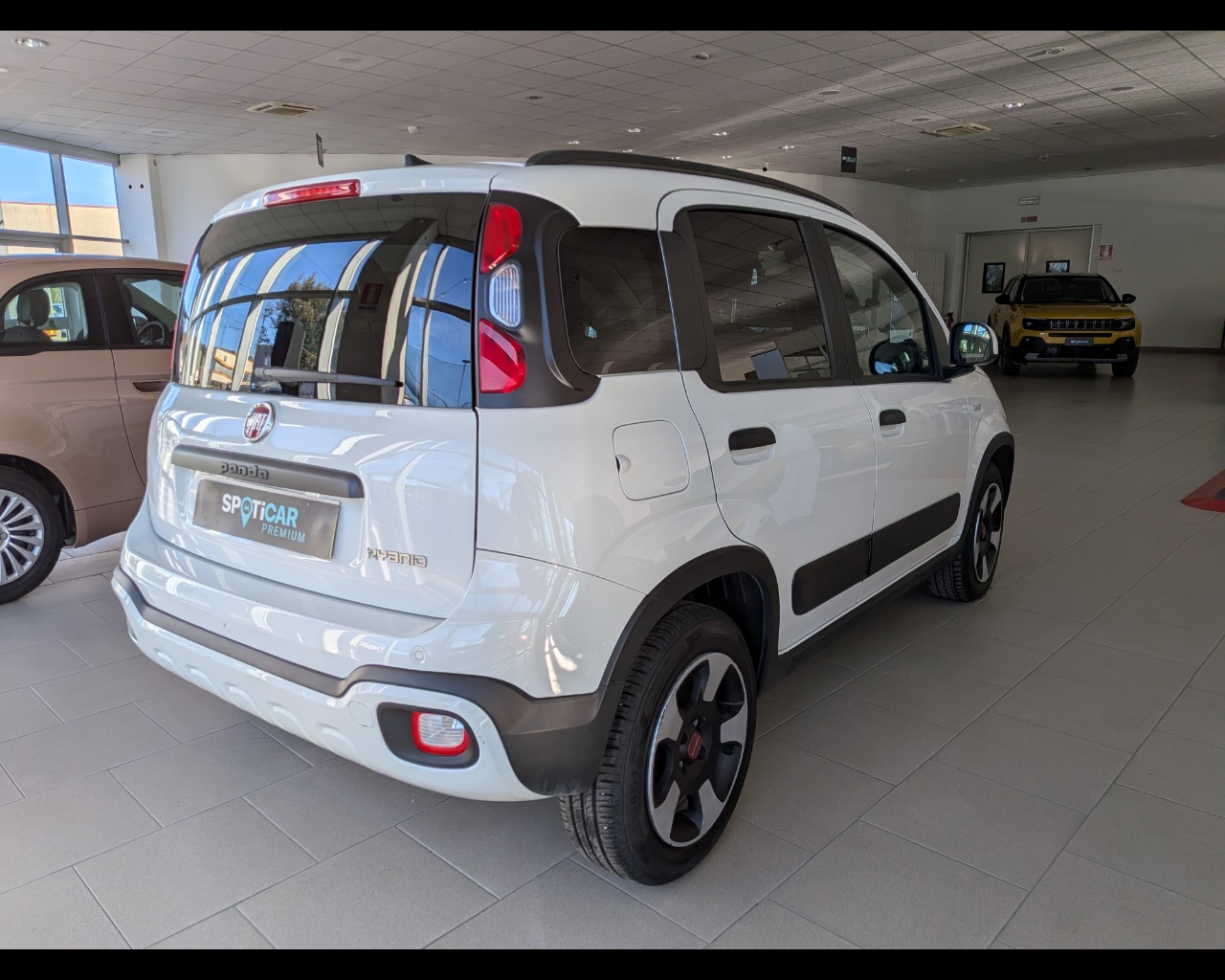 Foto FIAT Panda 1.0 firefly hybrid Cross s&s 70cv 5p.ti